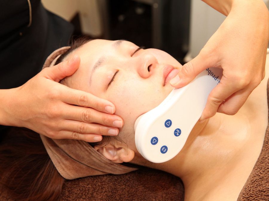 しわ、たるみは筋肉運動マシーンにお任せ！